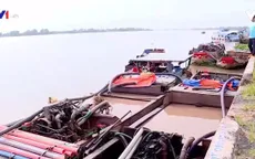 Vĩnh Long: Bắt giữ 11 phương tiện hút trộm cát