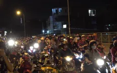Tụ tập xem xác chết, gây ùn tắc giao thông