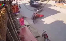 Clip: Phóng nhanh, vượt ẩu gây tai nạn