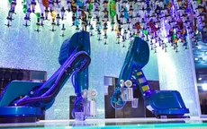 Con người chiến thắng robot trong cuộc thi pha chế