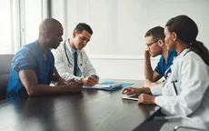 Hơn 50% bác sĩ tại các bệnh viện lớn ở Anh không sẵn sàng xử lý tình huống khẩn cấp
