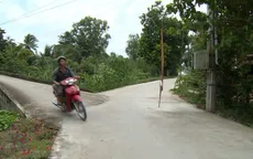 Hàng chục trụ điện bẫy người đi đường