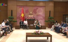 Phó Chủ tịch Thường trực Quốc hội Tòng Thị Phóng tiếp Thượng nghị sĩ Hoa Kỳ