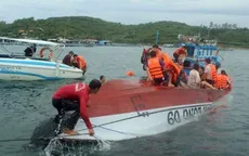 Sóng lớn đánh lật nghiêng ca nô, hất toàn bộ 19 người xuống biển