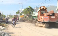Dân khổ vì đường thi công chậm tiến độ
