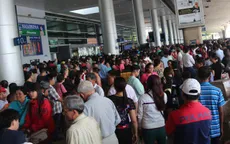 Sân bay Tân Sơn Nhất: Tắc cả trên trời lẫn dưới mặt đất