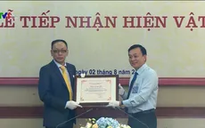 Tiếp nhận kỷ vật của Bác Hồ tặng “Vua Mèo”