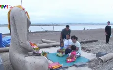 Ngôi chùa chìm dưới nước bỗng hiện ra vì… hạn hán