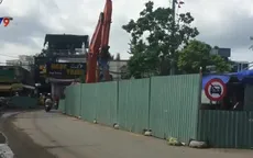 Người dân TP.HCM lại khốn khổ vì lô cốt