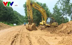 Mưa lũ gây hư hại giao thông miền núi Quảng Trị