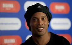 Ronaldinho bất ngờ trở lại sân cỏ ở tuổi 39
