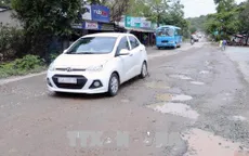 Hàng chục tuyến quốc lộ ở miền Tây bị xuống cấp nghiêm trọng