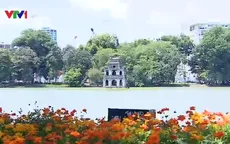 Nhiều người dân đổ về Thủ đô Hà Nội chào mừng Quốc khánh
