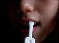Phát triển que chẩn đoán sớm bệnh tim qua nước bọt