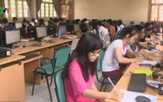 Cần lộ trình phù hợp triển khai thi trên máy tính