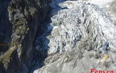 Cảnh báo nguy cơ đổ sụp của núi băng Mont Blanc