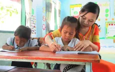 Cô giáo người Raglai với nỗ lực vận động, duy trì tỷ lệ học sinh đến lớp đều đặn