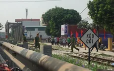Nam thanh niên đi xe máy tử vong sau va chạm với tàu hỏa