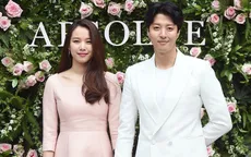 Ngọt ngào như cách Lee Dong Gun thể hiện tình yêu dành cho Jo Yoon Hee trên phim trường
