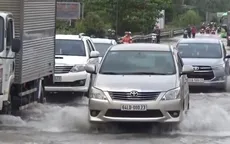 Triều cường tiếp tục dâng cao gây ngập Quốc lộ 1, Vĩnh Long