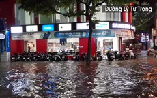 Mưa lớn kết hợp triều cường gây ngập nặng và tê liệt nhiều tuyến đường tại Cần Thơ
