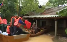 Cứu trợ người dân cô lập do lũ