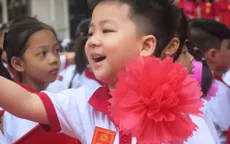 Muôn vàn biểu cảm của học sinh lớp 1 trong ngày khai giảng năm học 2019 - 2020