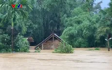 Mưa lũ gây ngập hàng ngàn nhà dân, nhiều tuyến quốc lộ sạt lở
