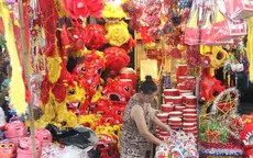 Phố Hãng Mã rộn ràng với đầu lân, đèn ông sao... dịp Trung thu