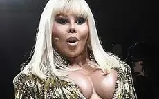 Lil' Kim khoe ngực táo bạo