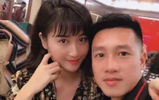 Làm bạn gái cầu thủ ngàn người ngưỡng mộ nhưng chỉ có một mình ngày Valentine