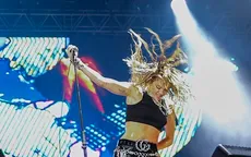 Miley Cyrus gây bất ngờ với trang phục biểu diễn quá táo bạo
