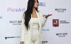 Kim Kardashian mặc kín đáo bất ngờ
