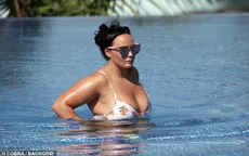 Chanelle Hayes tự tin diện áo tắm sau khi giảm gần 20 kg