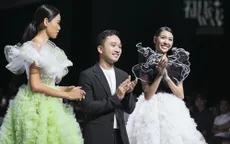 Á hậu Thuý Vân làm vedette show diễn với bộ váy nặng 20kg