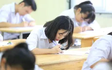 Học sinh lớp 12 tại Hà Nội bắt đầu làm bài khảo sát chất lượng
