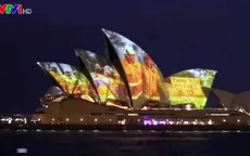 Thắp sáng nhà hát Sydney tưởng nhớ lính cứu hỏa