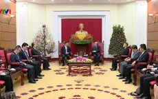 Đồng chí Trần Quốc Vượng tiếp đoàn Trung Quốc