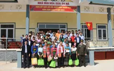 Thăm, tặng quà Tết nhân dân vùng lũ Thanh Hóa