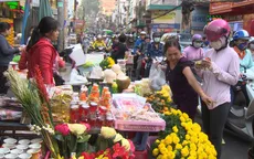 Nhộn nhịp thị trường đồ cúng ông Công, ông Táo