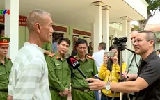 Đoàn báo chí quốc tế thăm trại giam Việt Nam