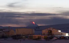 Núi lửa ở Alaska, Mỹ phun tro bụi ảnh hưởng hàng không