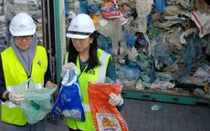 Malaysia tiếp tục gửi trả hơn 100 container rác thải nhựa