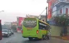 Vượt ẩu lấn làn, 2 xe khách lao thẳng vào nhau