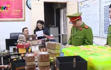Bắt lượng lớn cigar, pháo lậu ở Hà Nội