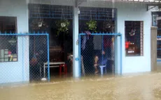 Các tỉnh miền Trung "oằn mình" trong bão lũ