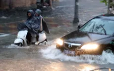 Áp thấp nhiệt đới lại gây mưa lớn, cảnh báo hồ chứa miền Trung đã đầy nước