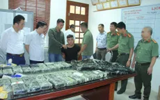 Bắt vụ vận chuyển 250.000 viên ma túy ở Lào Cai