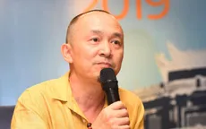 Ca sĩ Quang Dũng mua bức tranh của nhạc sĩ Quốc Trung với giá 31 triệu đồng