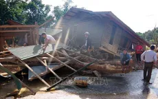 Ảnh hưởng bão số 8, mưa to trở lại khiến công tác cứu trợ tại Quảng Trị gặp khó khăn
